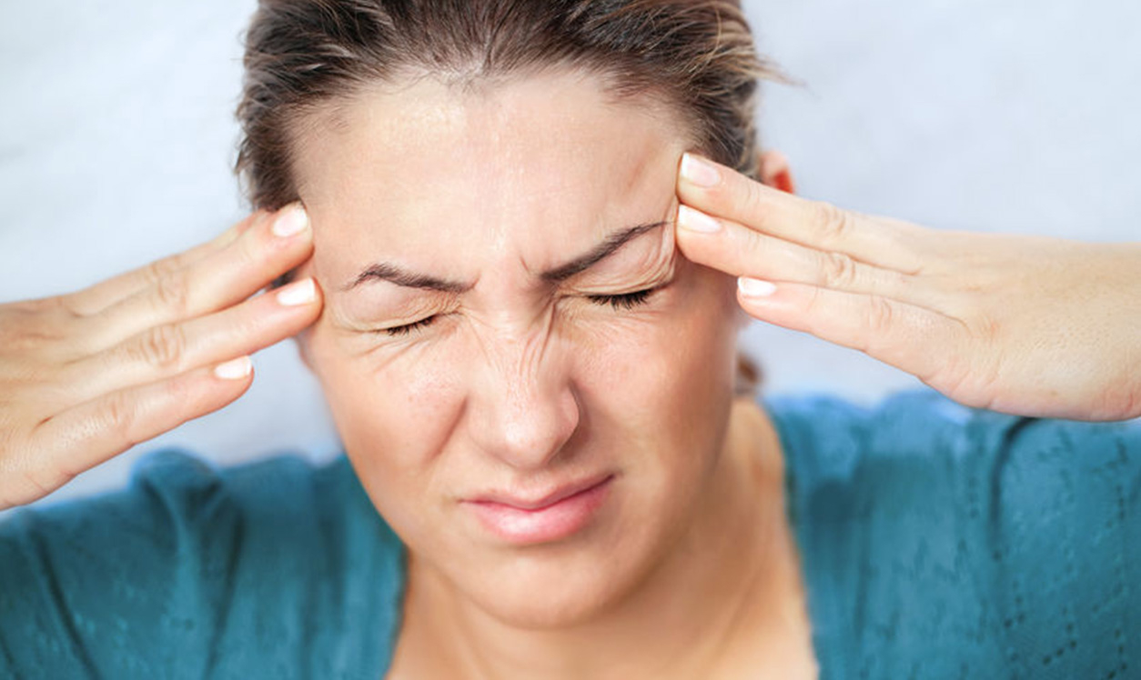 Woman migraine